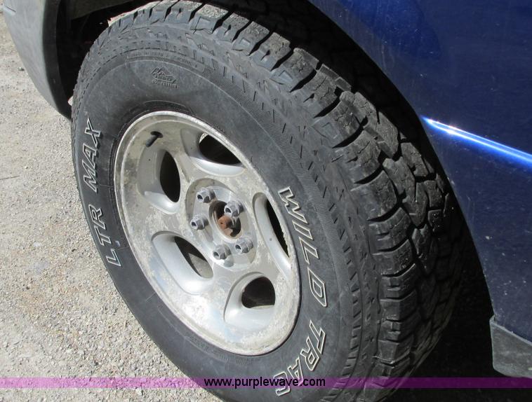 image for item G9153 2004 Ford Ranger XLT SuperCab pickup truck