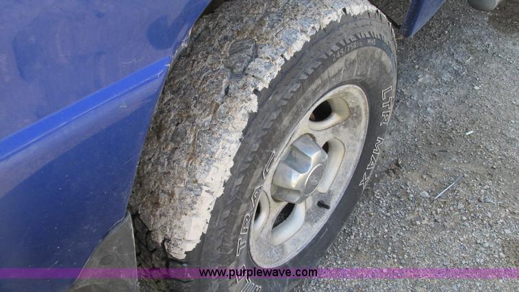 image for item G9153 2004 Ford Ranger XLT SuperCab pickup truck