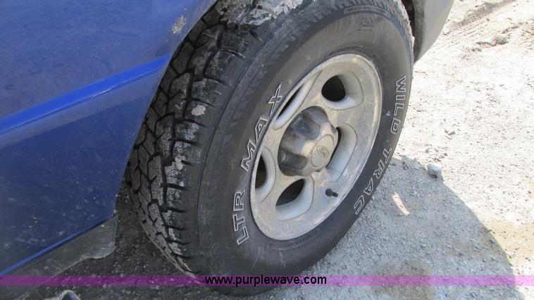 image for item G9153 2004 Ford Ranger XLT SuperCab pickup truck