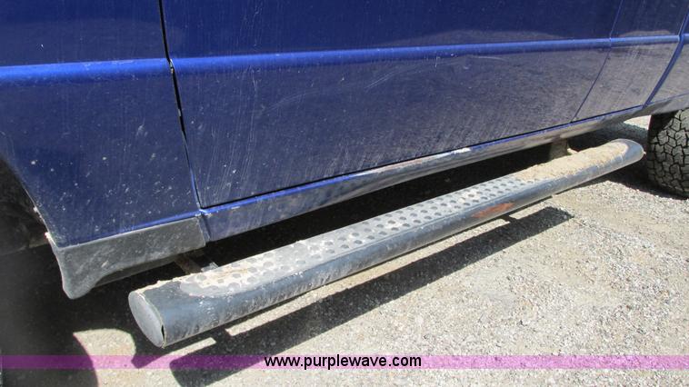 image for item G9153 2004 Ford Ranger XLT SuperCab pickup truck