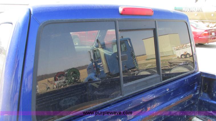 image for item G9153 2004 Ford Ranger XLT SuperCab pickup truck