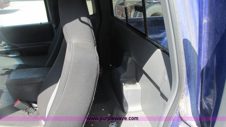 image for item G9153 2004 Ford Ranger XLT SuperCab pickup truck