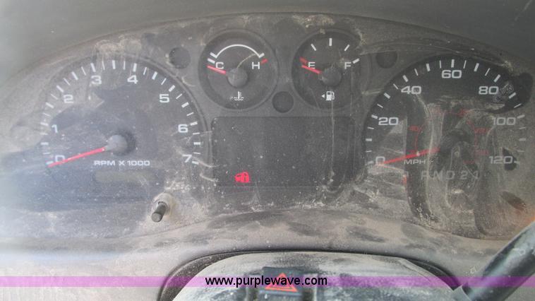 image for item G9153 2004 Ford Ranger XLT SuperCab pickup truck