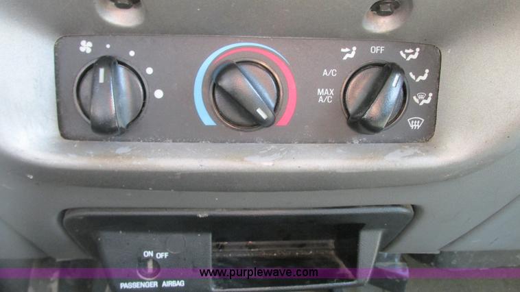 image for item G9153 2004 Ford Ranger XLT SuperCab pickup truck