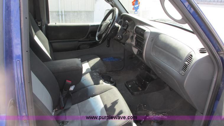 image for item G9153 2004 Ford Ranger XLT SuperCab pickup truck