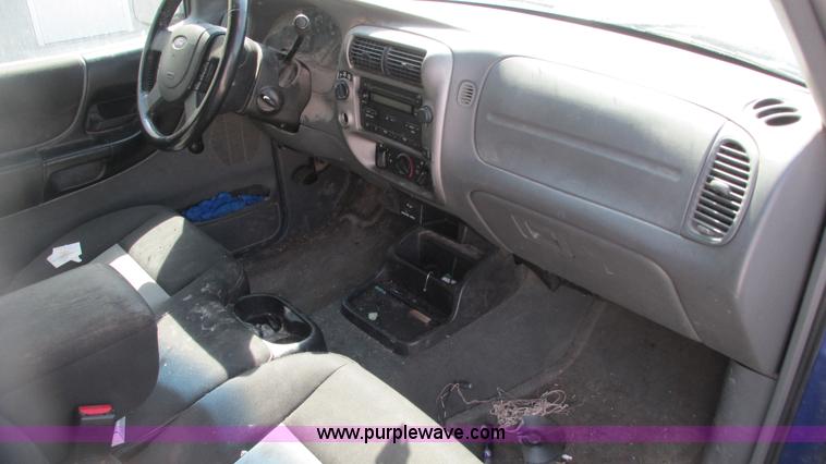 image for item G9153 2004 Ford Ranger XLT SuperCab pickup truck