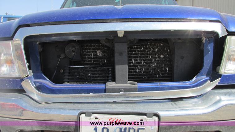 image for item G9153 2004 Ford Ranger XLT SuperCab pickup truck