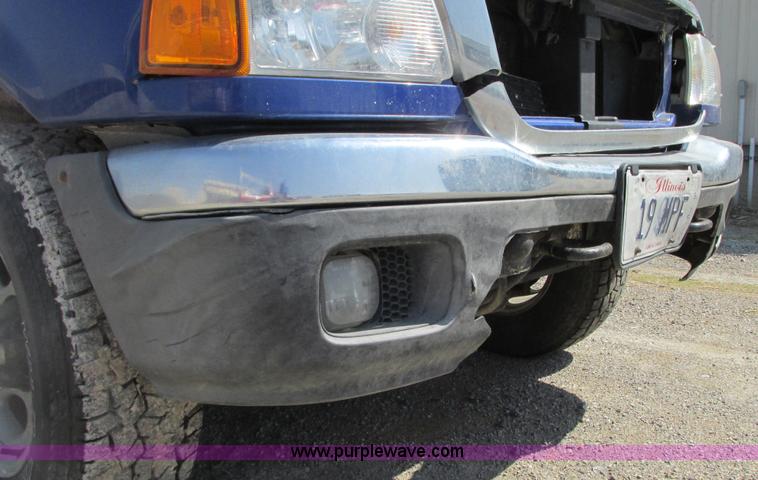 image for item G9153 2004 Ford Ranger XLT SuperCab pickup truck