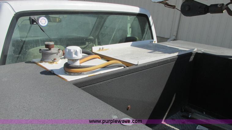 image for item G9154 1997 Chevrolet Cheyenne 3500HD service truck