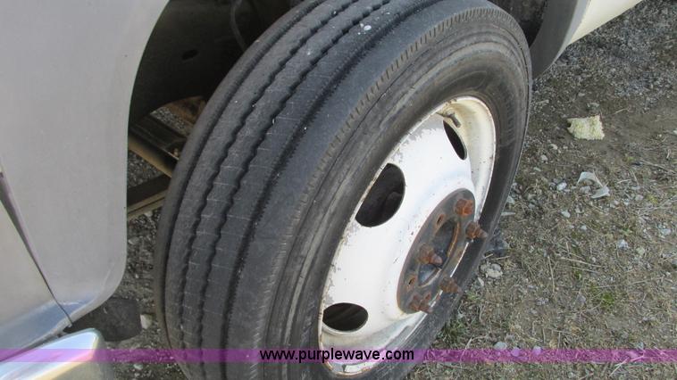 image for item G9154 1997 Chevrolet Cheyenne 3500HD service truck