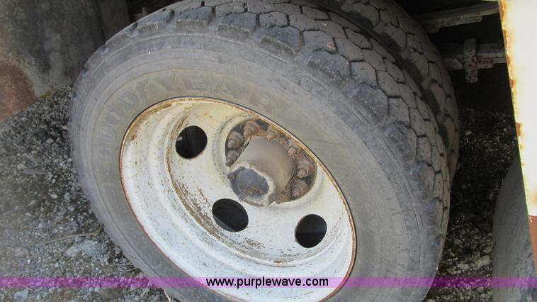 image for item G9154 1997 Chevrolet Cheyenne 3500HD service truck