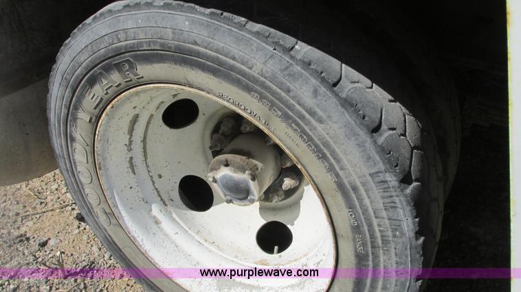 image for item G9154 1997 Chevrolet Cheyenne 3500HD service truck