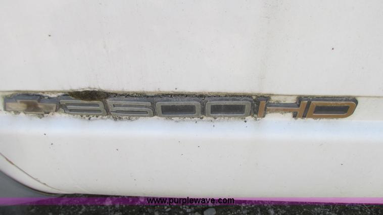 image for item G9154 1997 Chevrolet Cheyenne 3500HD service truck