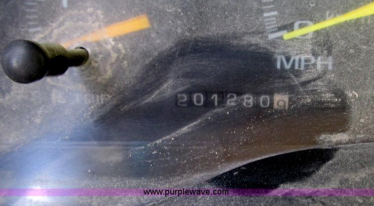 image for item G9154 1997 Chevrolet Cheyenne 3500HD service truck