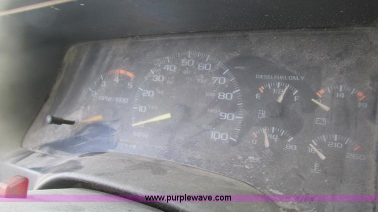 image for item G9154 1997 Chevrolet Cheyenne 3500HD service truck