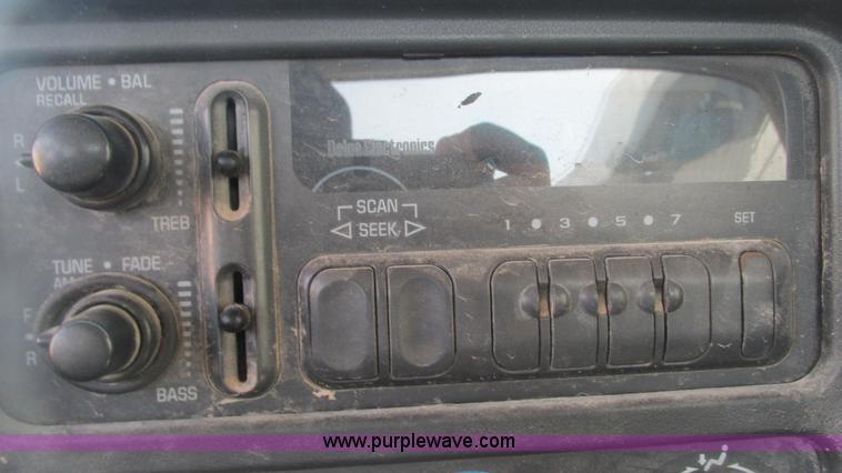 image for item G9154 1997 Chevrolet Cheyenne 3500HD service truck