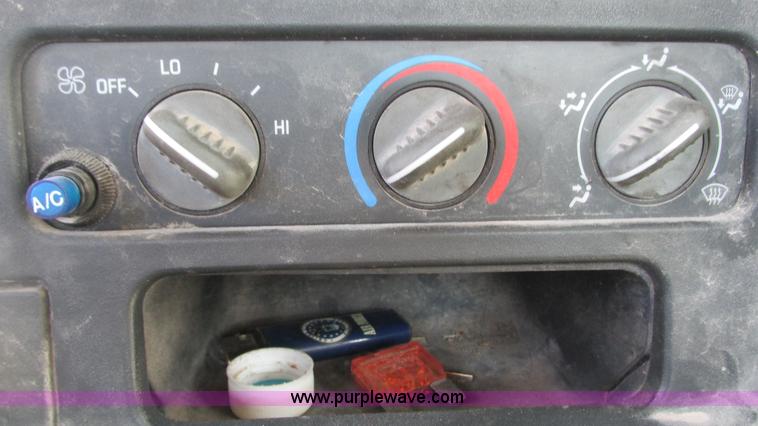 image for item G9154 1997 Chevrolet Cheyenne 3500HD service truck