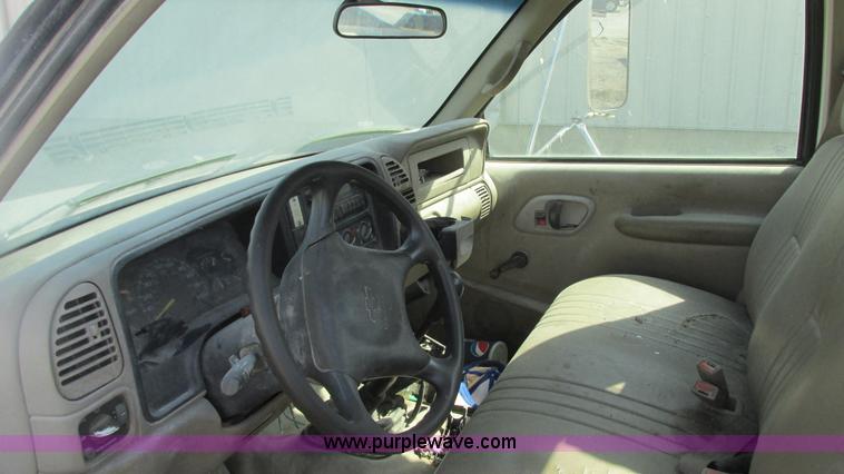 image for item G9154 1997 Chevrolet Cheyenne 3500HD service truck