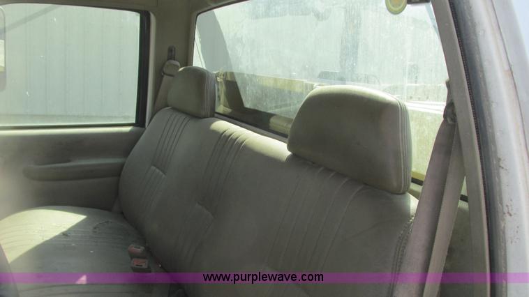 image for item G9154 1997 Chevrolet Cheyenne 3500HD service truck