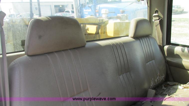 image for item G9154 1997 Chevrolet Cheyenne 3500HD service truck