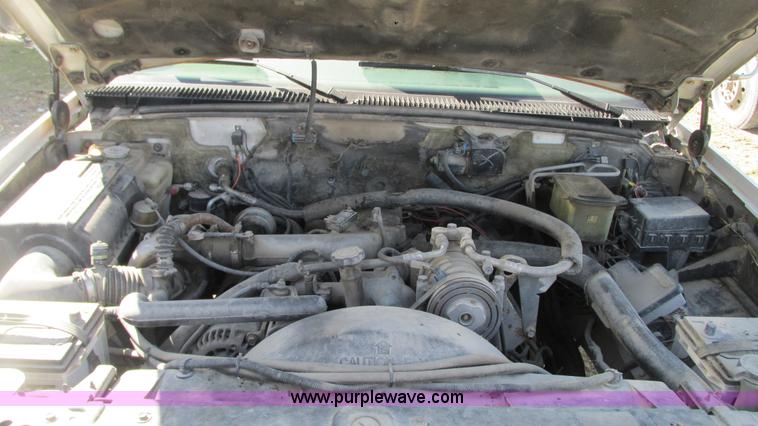 image for item G9154 1997 Chevrolet Cheyenne 3500HD service truck