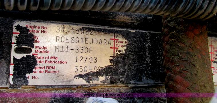 image for item G9155 1994 International 9200 semi truck