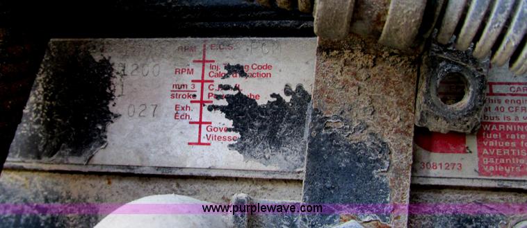 image for item G9155 1994 International 9200 semi truck