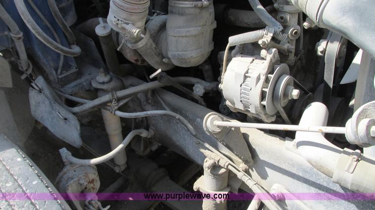 image for item G9155 1994 International 9200 semi truck