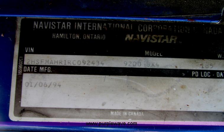 image for item G9155 1994 International 9200 semi truck