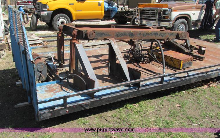 image for item G9326 Roll back wrecker truck bed