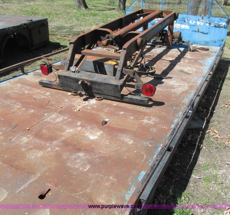 image for item G9326 Roll back wrecker truck bed