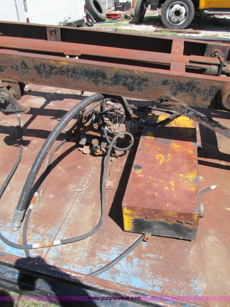 image for item G9326 Roll back wrecker truck bed