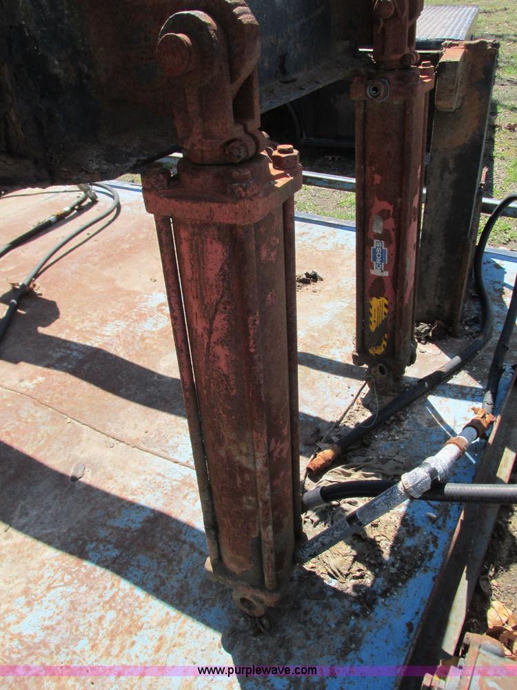 image for item G9326 Roll back wrecker truck bed