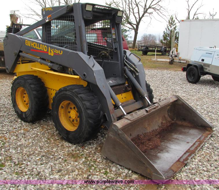 image for item G9334 2000 New Holland LS180 skid steer