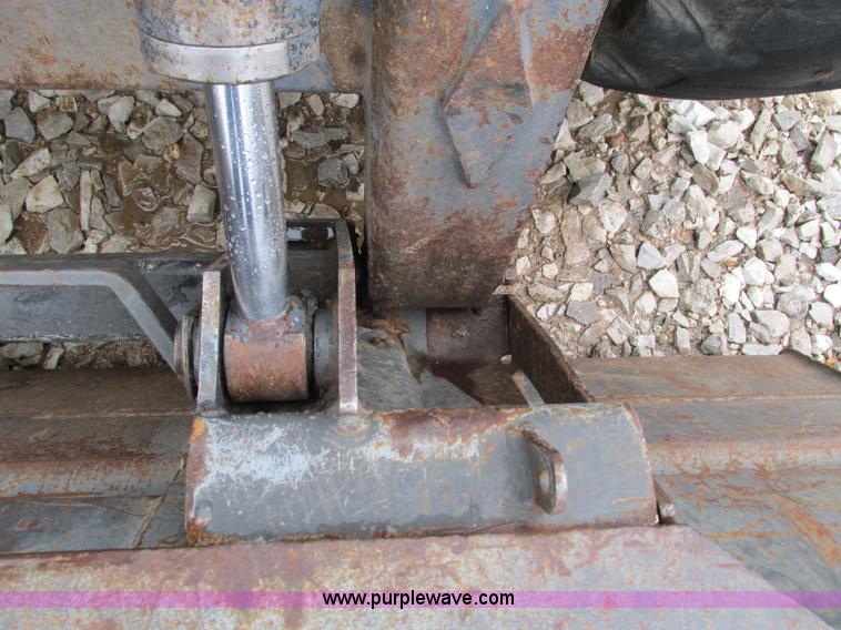 image for item G9334 2000 New Holland LS180 skid steer