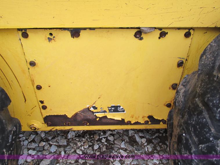 image for item G9334 2000 New Holland LS180 skid steer