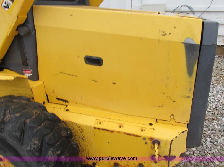image for item G9334 2000 New Holland LS180 skid steer