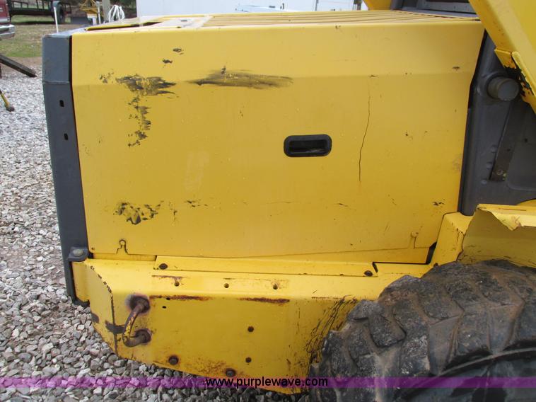 image for item G9334 2000 New Holland LS180 skid steer