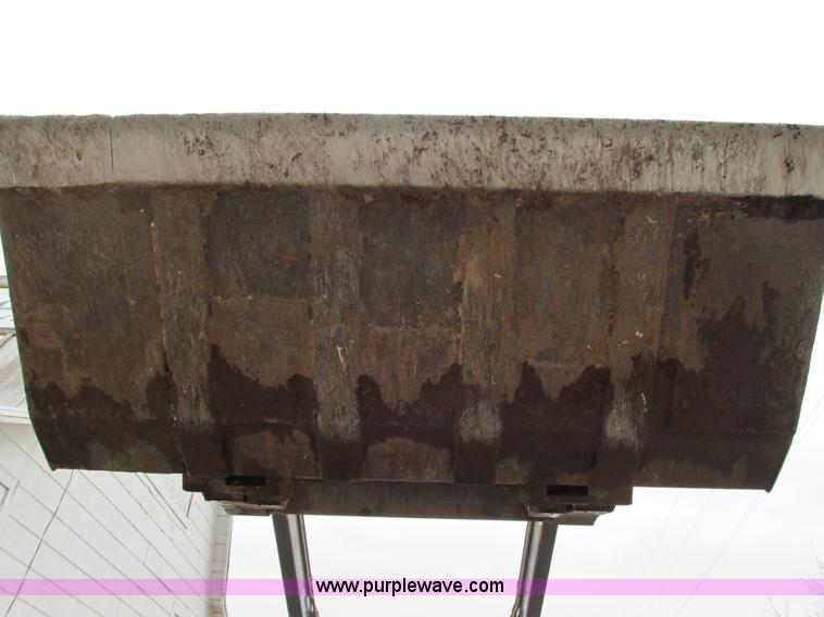 image for item G9334 2000 New Holland LS180 skid steer