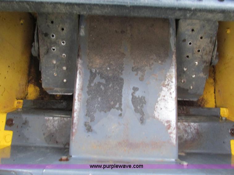 image for item G9334 2000 New Holland LS180 skid steer