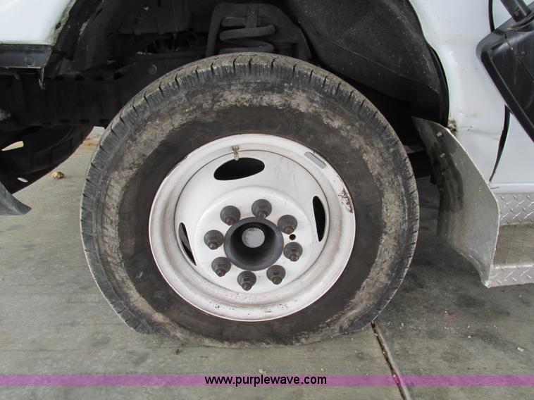 image for item G9336 2013 Ford E450 transit vehicle