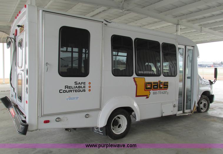 image for item G9336 2013 Ford E450 transit vehicle