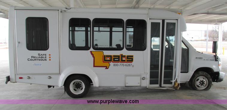 image for item G9336 2013 Ford E450 transit vehicle