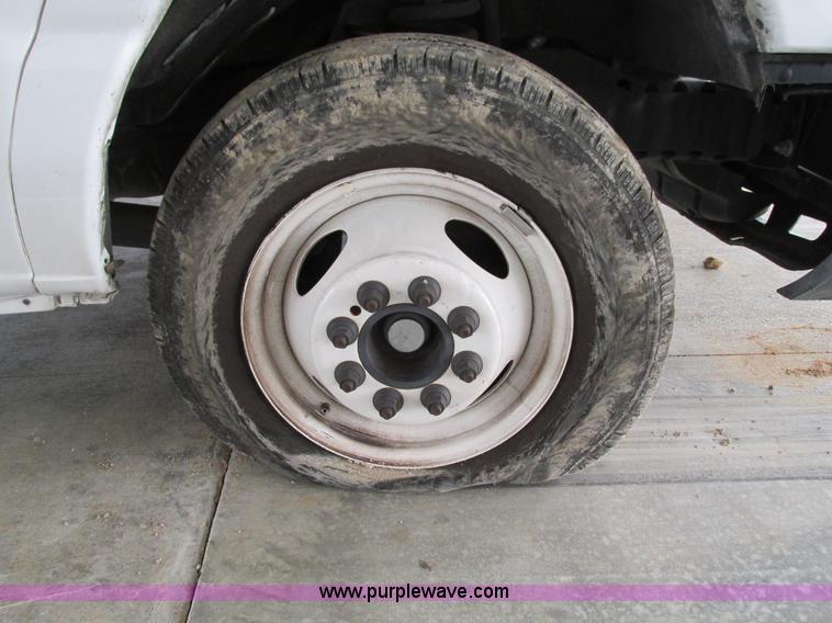 image for item G9336 2013 Ford E450 transit vehicle