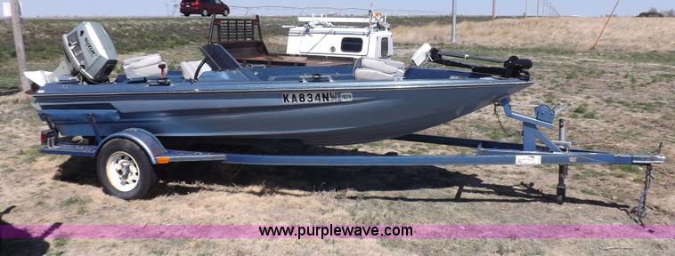 image for item H1955 1986 Ebb Tide Dyna Trac boat