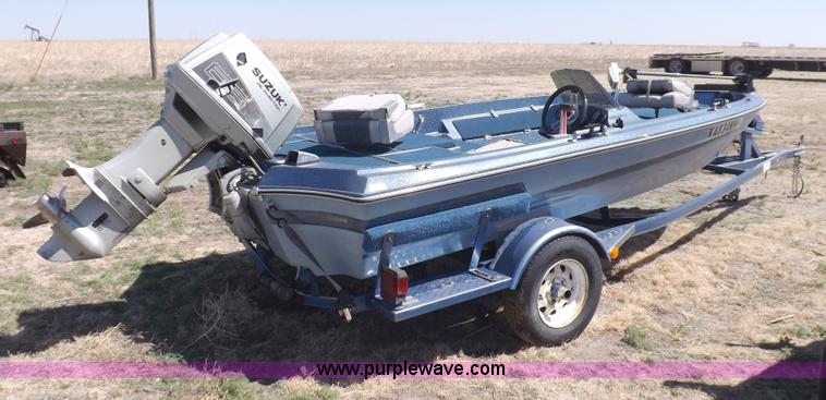 image for item H1955 1986 Ebb Tide Dyna Trac boat