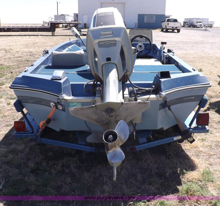 image for item H1955 1986 Ebb Tide Dyna Trac boat