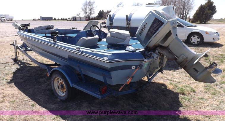 image for item H1955 1986 Ebb Tide Dyna Trac boat