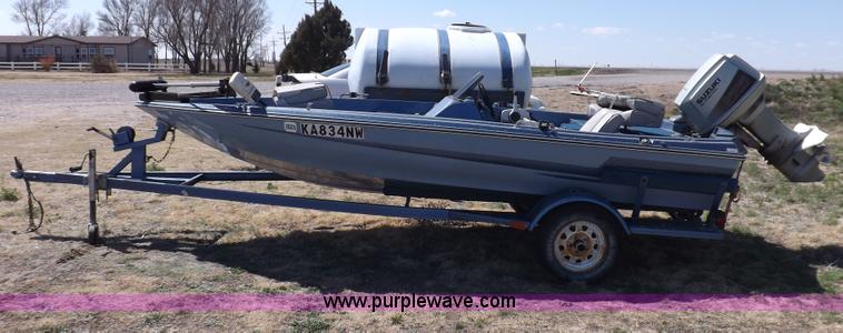 image for item H1955 1986 Ebb Tide Dyna Trac boat