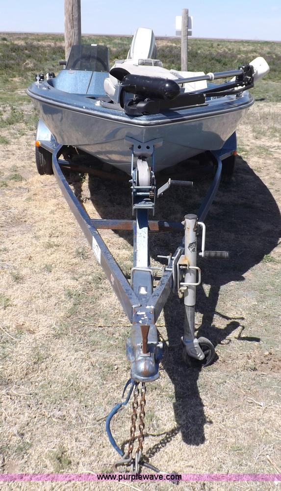 image for item H1955 1986 Ebb Tide Dyna Trac boat